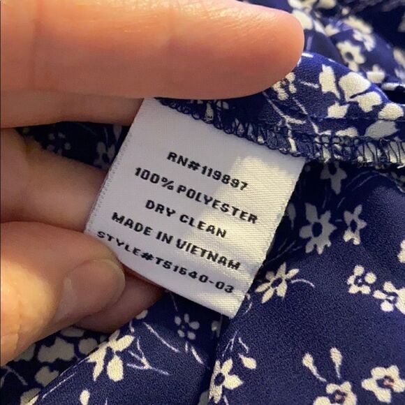 Collective Concepts Navy Floral Chiffon Top Size M - Picture 7 of 7